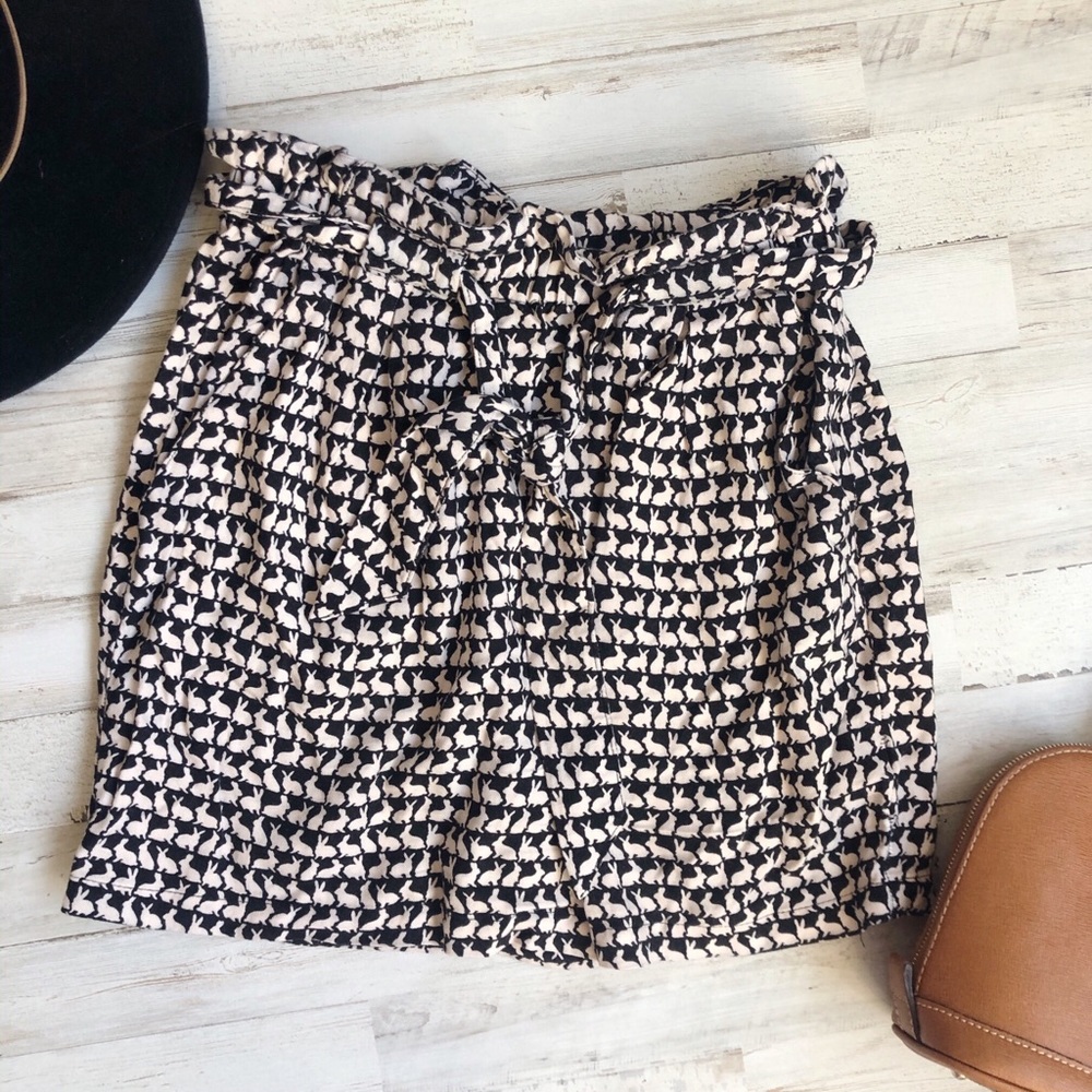 πH&M DIVIDED Tie Waist Bunny Skirt - Picture 1 of 8